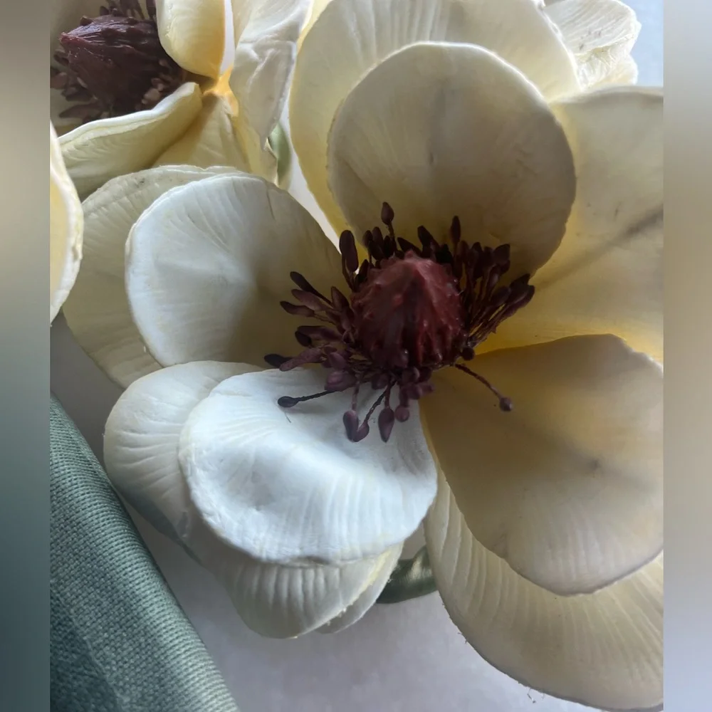 Z Gallerie Vintage Magnolia Napkin Rings – Set of 6 – Cream Floral Table Decor